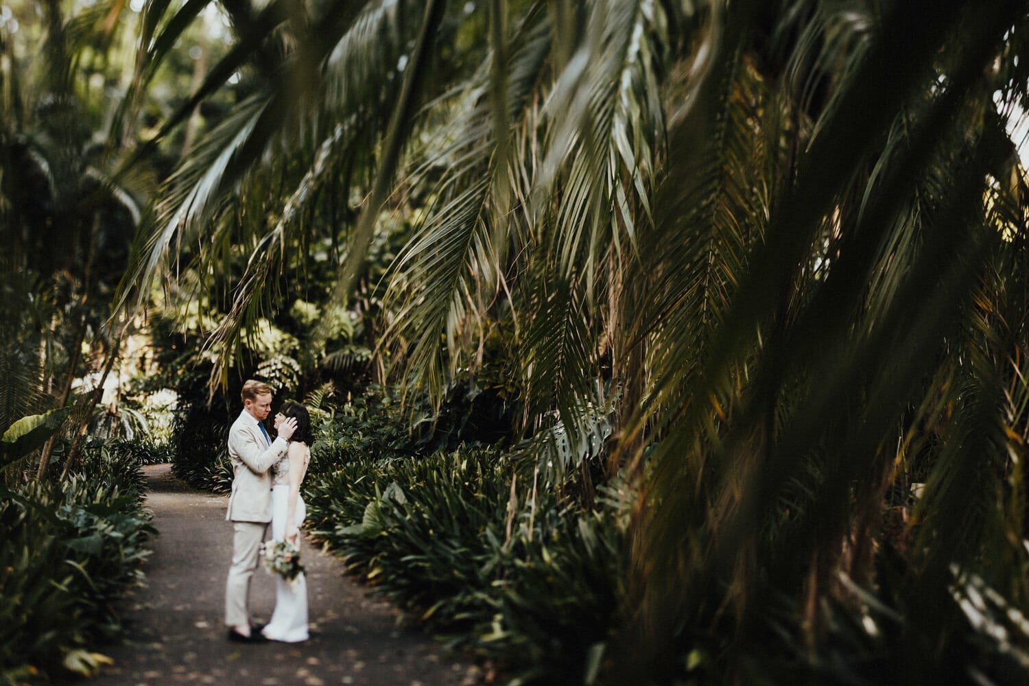 Carly + Bevan Real Wedding, Royal Botanical Gardens Sydney Wedding Photographer